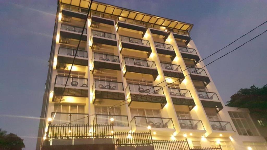 هتل لاوندیش هیلز کندی